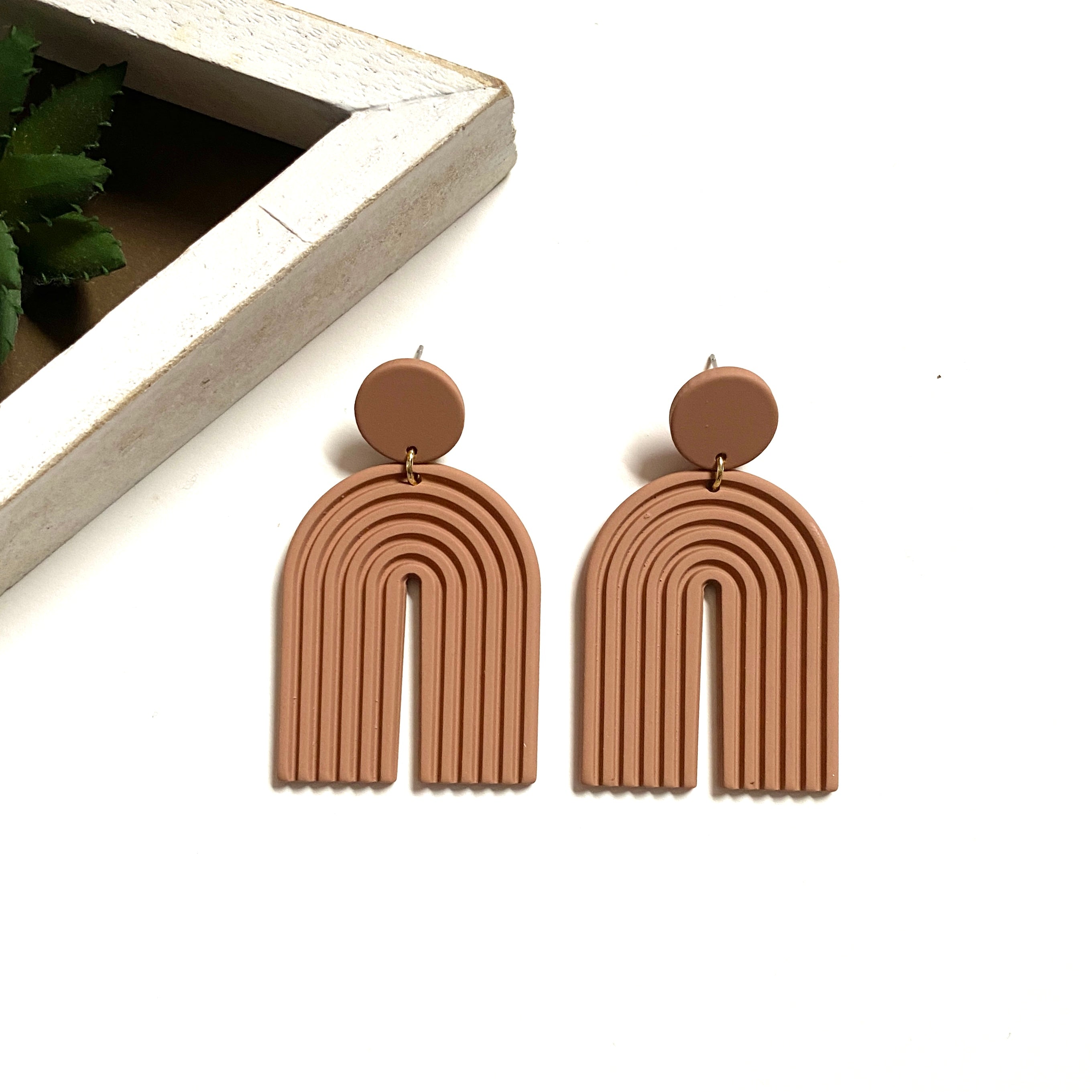 “Mousse” Arch Earrings