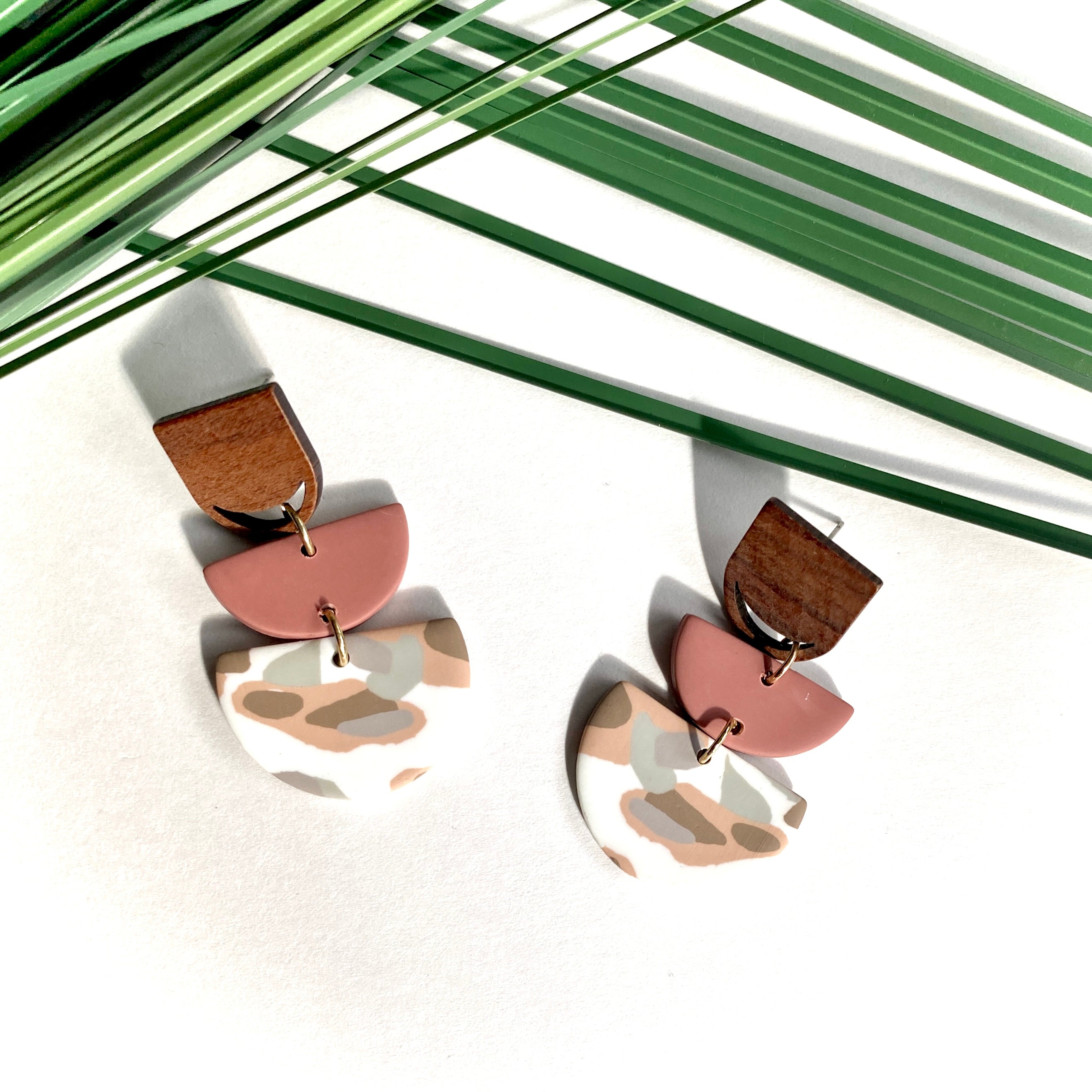 “Sophi” Dangle Earrings