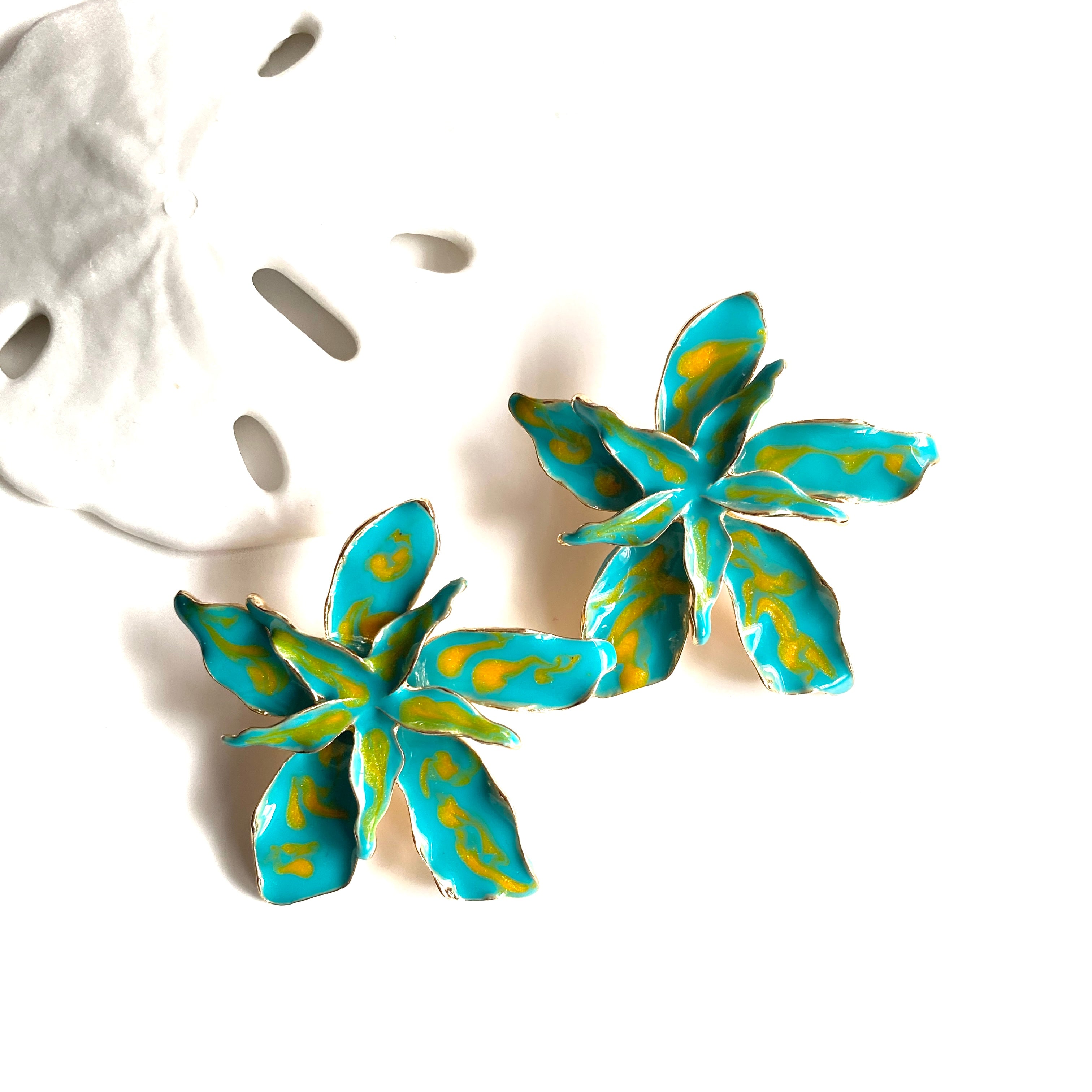 “Bahamas” Flower Earrings