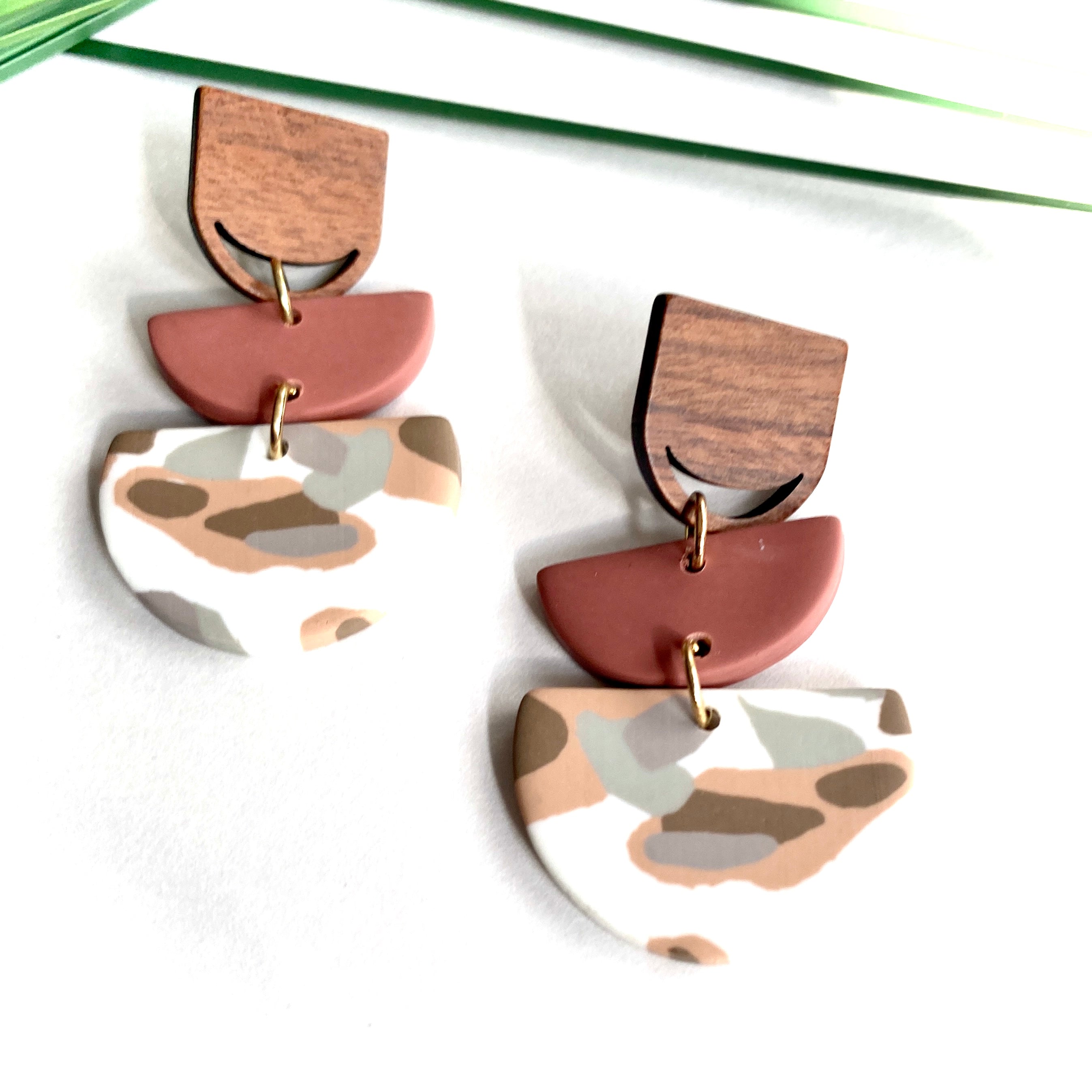 “Sophi” Dangle Earrings