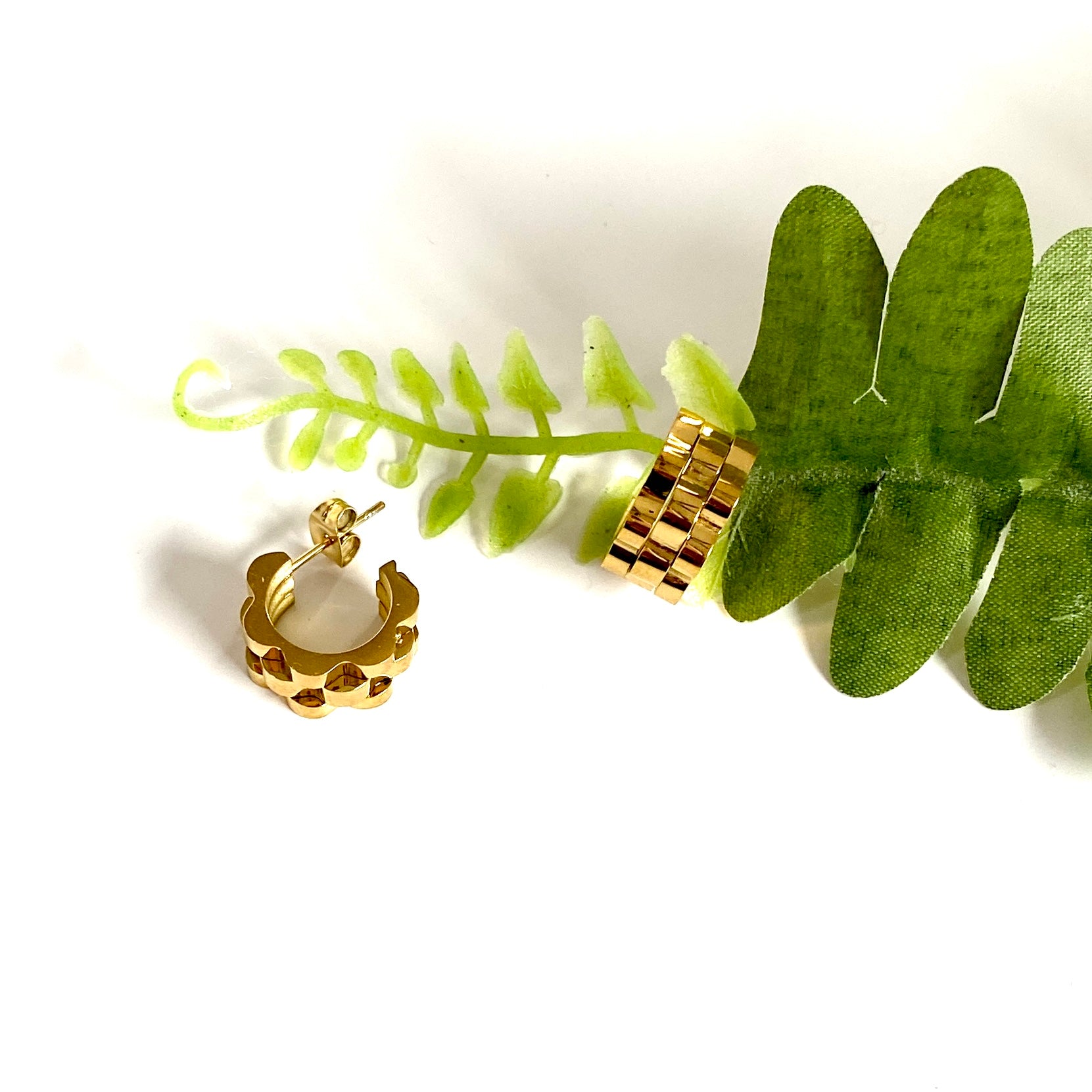 “Link” Huggies 14k