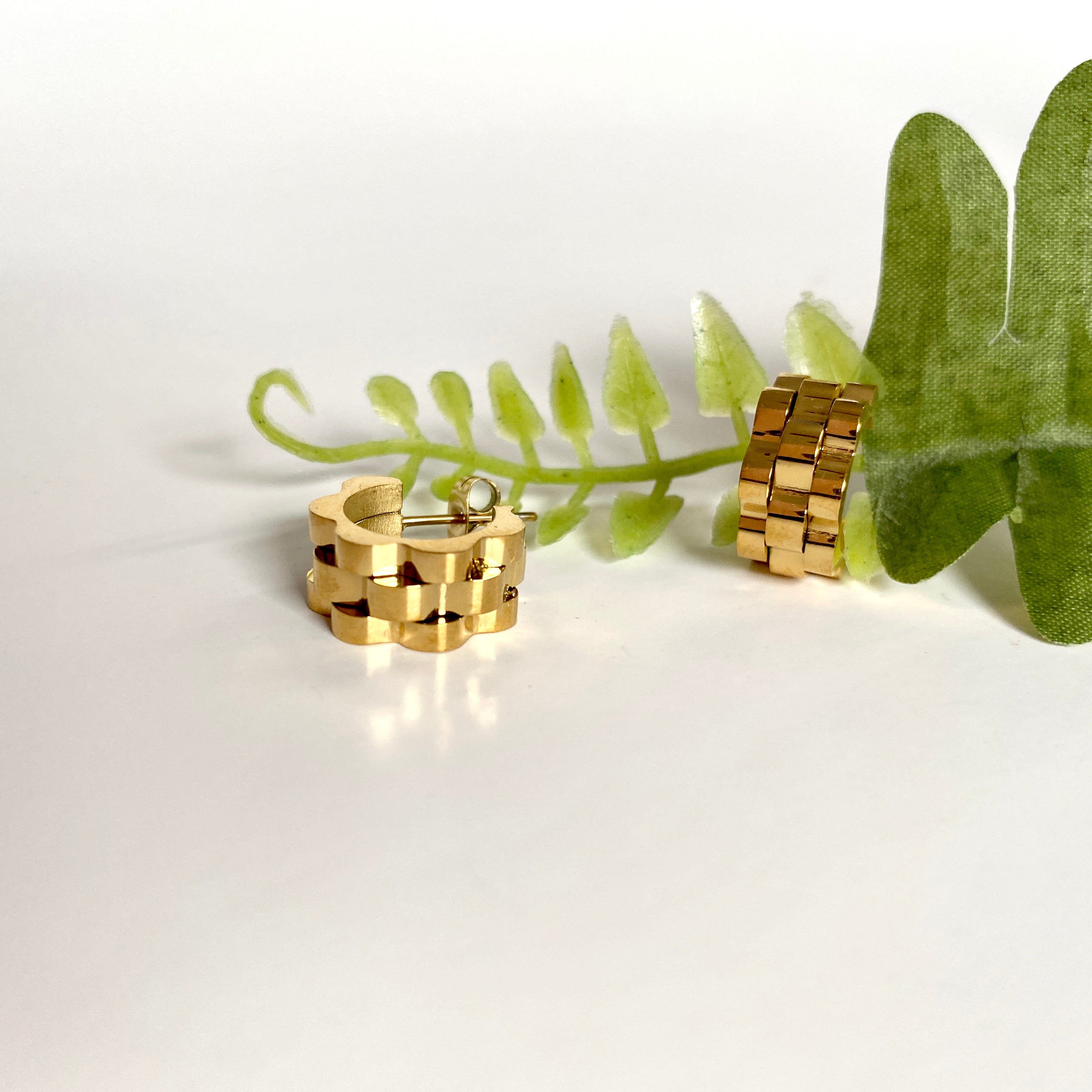 “Link” Huggies 14k
