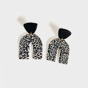 “Feline” Small Arch Earrings